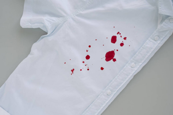Cara Hilangkan Noda Darah di Baju, Termasuk Bekas Menstruasi