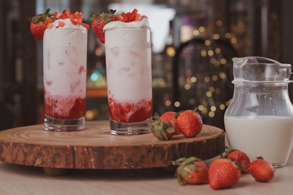 Resep Korean Strawberry Milk, Teman Maraton Drakor