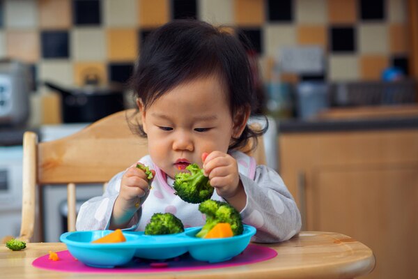Cara Mengajari Anak Makan Sayur, Sehat Sejak Kecil